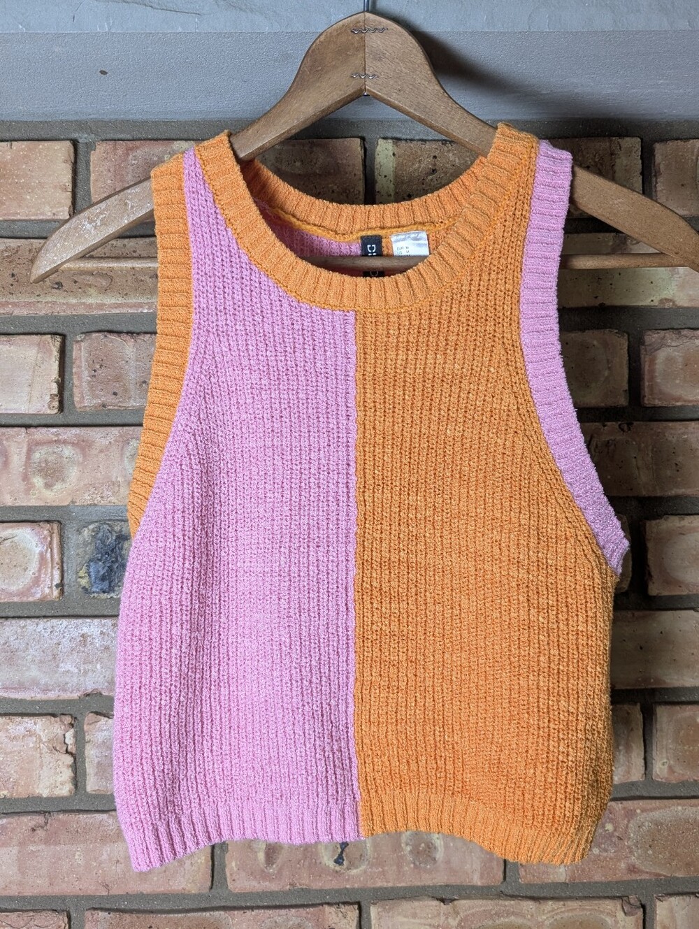 Divided H&M Cropped Knit Top in Bright Pink and Orange